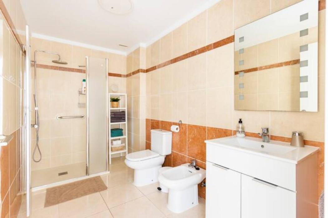 Amplio Y Comodo Apartamento En Callao Salvaje. Екстериор снимка